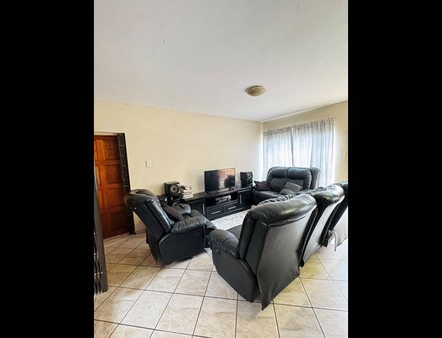 3 BEDROOM FREESTANDING FOR SALE IN BEN FLEUR